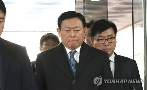 고비 넘긴 롯데, 지주 출범 후 첫 상장 시험대 오른다