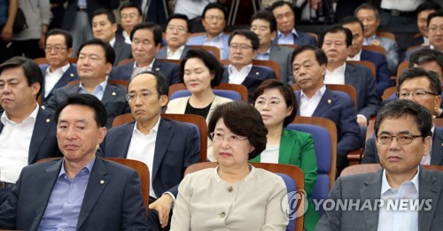 한국, 일단 '비대위·김성태 체제'로 갈 듯… 곳곳 고비