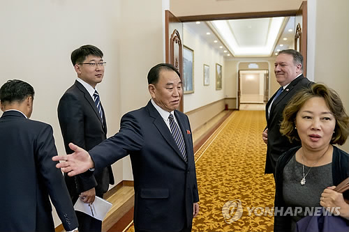 폼페이오에 백화원영빈관 내준 北김정은, 정상급 환대 '눈길'