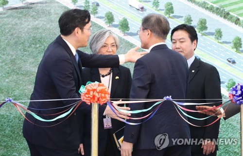 문대통령 "한국서도 더많은 일자리를"…이재용 "더 노력하겠다"