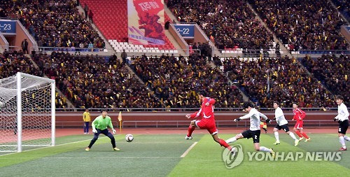 남북 노동자 축구대회 3년 만에 8월 개최… 민간교류 확대 주목