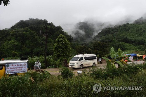 태국 네이비실 "동굴 소년·코치 13명 전원 구조"