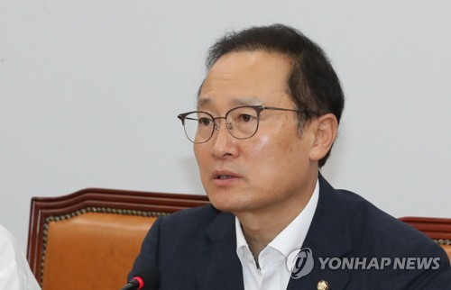홍영표 "고용부진 뼈아프다… 경제 기초체질 약화로 고용위기"