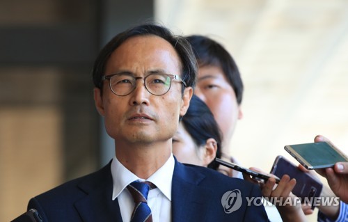 검찰, 훼손된 양승태 하드디스크 확보… 디가우징 복구작업