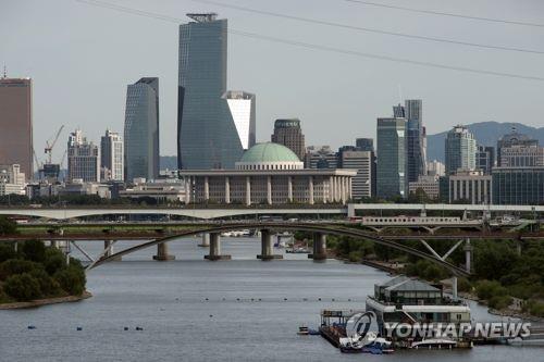 개발구상 발표 앞둔 여의도·용산…아파트 재건축심의 잇단 보류