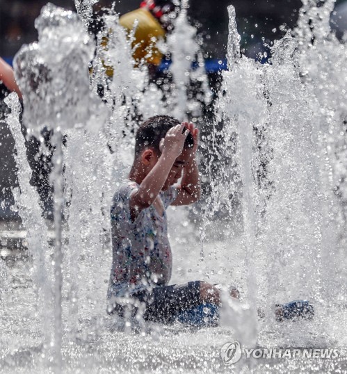 서울 38도, 24년 만에 최고폭염…7월 기온 역대 3번째