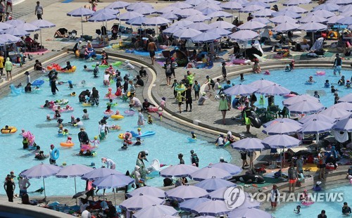 서울 38도, 24년 만에 최고폭염…7월 기온 역대 3번째