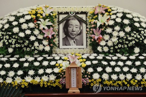 최인훈이 남긴 말… "'박근혜 탄핵'은 현대사 명문장"