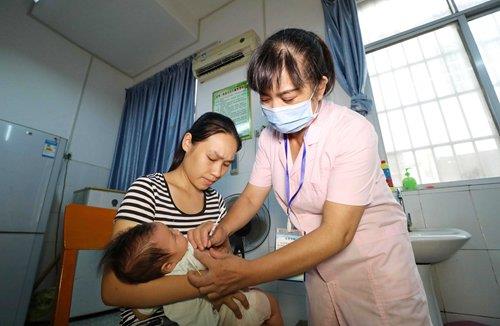 중국, 백신 파동에 "우리 아이 재접종 괜찮을까?" '전전긍긍'