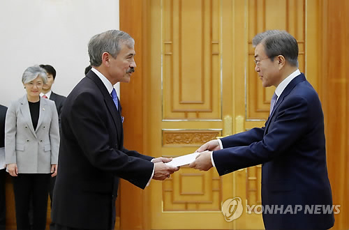 문대통령 "北서해발사장폐기 비핵화 길조"… 美대사 "진정성 징표"