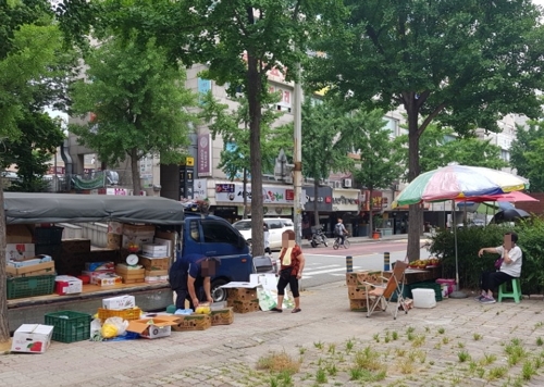 식을 줄 모르는 가마솥더위… 거리 위 노인들은 '무방비'