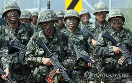 복무단축 10월1일 전역자부터 단계 적용… 2주에 하루씩 줄어