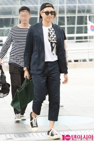 [TEN PHOTO] 방탄소년단 RM &#39;공항패션의 정석&#39;