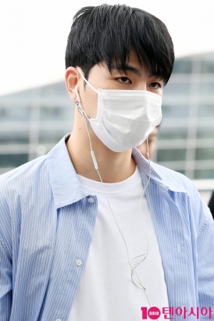 [TEN PHOTO] 아이콘 구준회 &#39;불꽃 카리스마&#39;