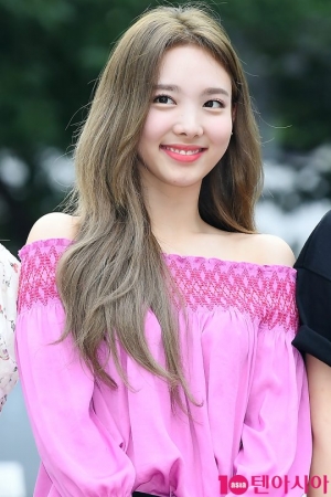 [TEN PHOTO] 트와이스 나연 &#39;미소에 녹는다&#39;