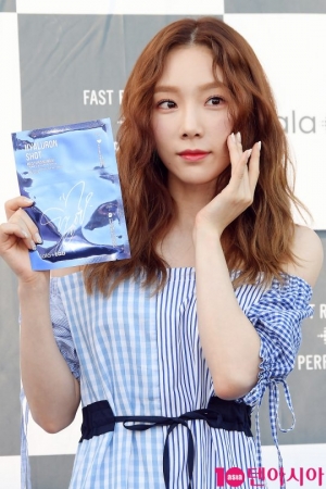 [TEN PHOTO] 태연 &#39;촉촉해요~&#39;