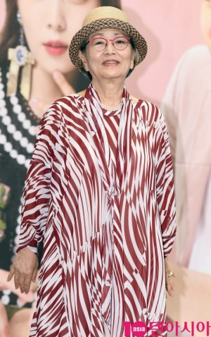 [TEN PHOTO]김영옥 &#39;마녀계의 걸크러쉬~&#39;