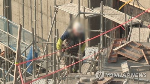 KDI "경기개선세 완만해져… 내수 증가세 약화 때문"