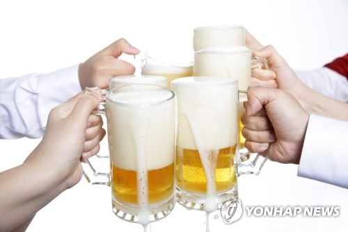 '4캔 1만원' 그대로?… 김동연 "맥주 종량세 전환 신중 검토"