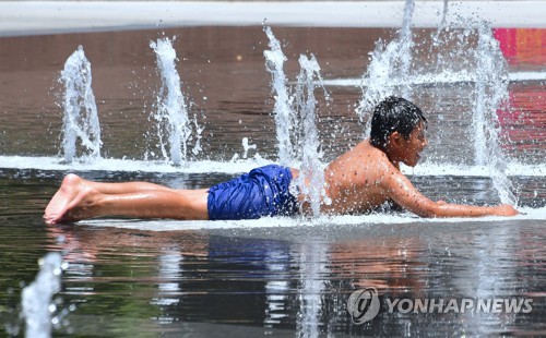 세계는 폭염과 전쟁중… 최고기온 경신·사망자 속출