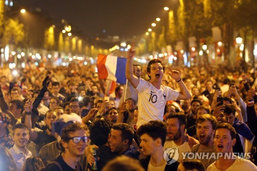 월드컵 결승 때 파리서 대규모 야외응원전… 에펠탑도 폐쇄