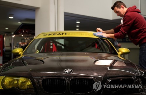 메르켈, 미국 車관세 위협에 '무역전쟁 위험' 경고