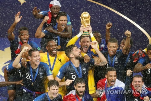 [월드컵] 테러·실업난에 고전하던 프랑스, 우승으로 하나되다