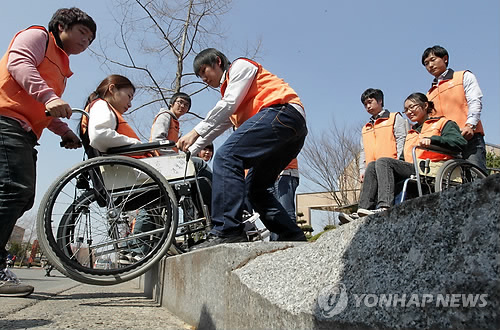 휠체어 건강보험 지원 확대… '활동형·리클라이닝형' 가능