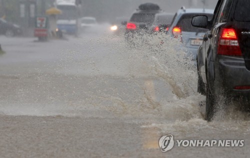 강원 중북부로 호우특보 확대… 시간당 30㎜ 강한 비