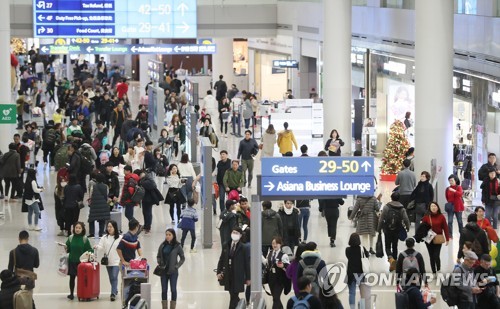 해외서 열리는 고소득층 지갑…"상위 20%가 해외소비 절반 차지"