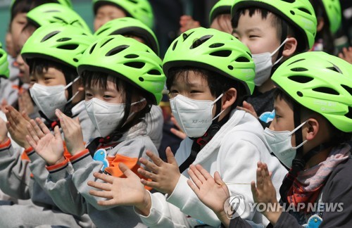 '미세머지 공포'에 지난해 마스크 생산액 2배로 증가