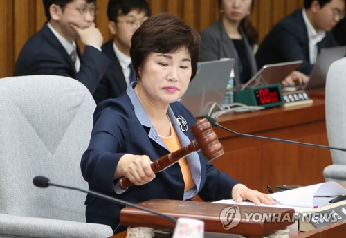 '보건복지 전문가' 전혜숙 여성가족위원장