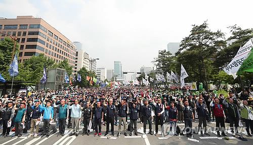 北 노동신문, 南 '경제위기' 부각 보도… 반정부 시위도 소개