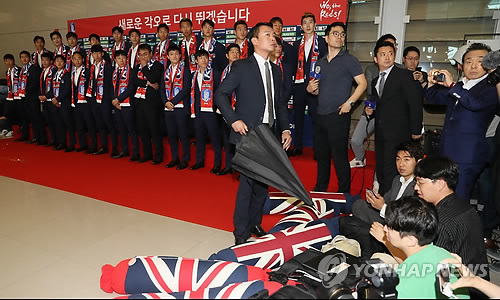 경찰, 축구대표팀 '달걀 봉변' 수사 않기로… "처벌 불원"