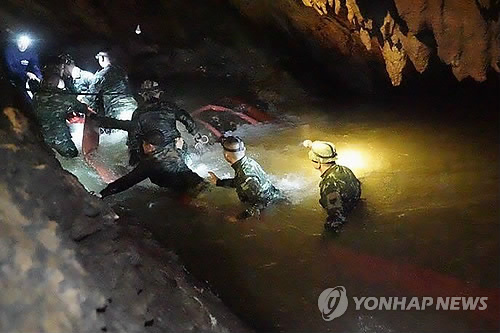 태국 '동굴 소년들'에 영화같은 기적 선사한 다국적수색대