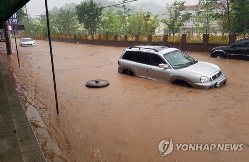 전라 충청에 강한 비, 장마전선 북상 중… 2∼3일 태풍영향