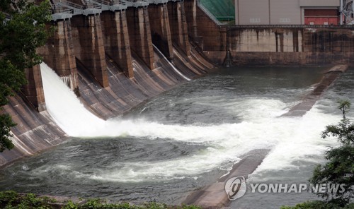 "이틀간 327㎜ 물폭탄, 둑도 무너졌다"…전국 피해 속출
