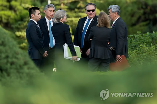 달라진 폼페이오 방북 풍경…현장 상황 '트윗 중계'