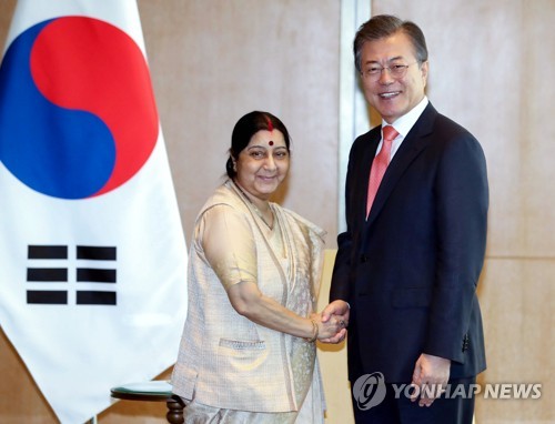 문대통령, 인도 외교장관 접견… "한·인도 관계 4强수준 격상"