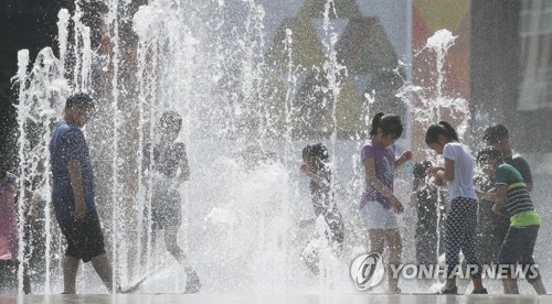 고온다습 '찜통더위' 기승…낮 최고 서울 34도·대구 37도