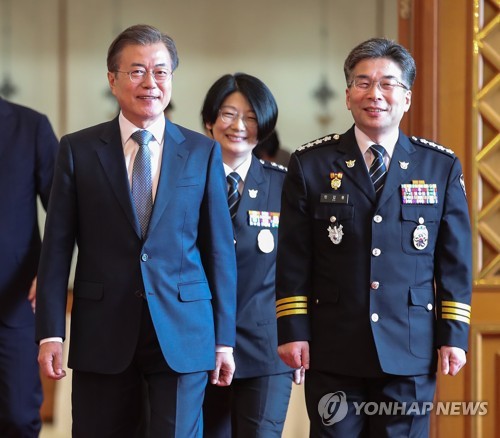 문대통령, 민갑룡 신임 경찰청장 임명…"개혁 성공 앞장서달라"