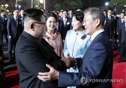 미국은 경협 '제동'… 북한은 더딘 속도에 불만표출하며 南 압박