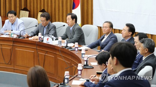 한국 "기무사 개혁, 드루킹 특검 덮기 위한 술책"