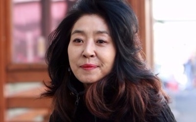 '이재명 스캔들' 김부선 "갈비뼈 부상에 변호사 못 구하고 두렵기만…가혹한 삶에 눈물"