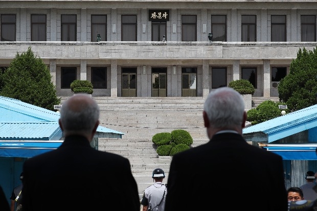 북한-미국, 미군유해송환 협의… 비핵화 긍정적 영향