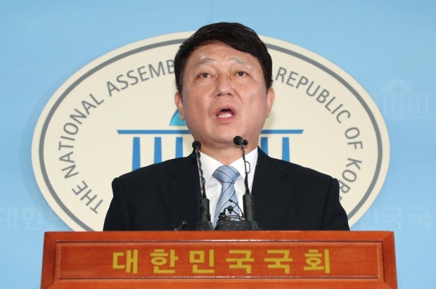 최재성 의원이 당대표 출마 선언을 하고 있다. /사진=연합뉴스