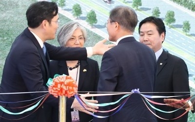 문대통령 "한국서도 더많은 일자리를"…이재용 "더 노력하겠다"