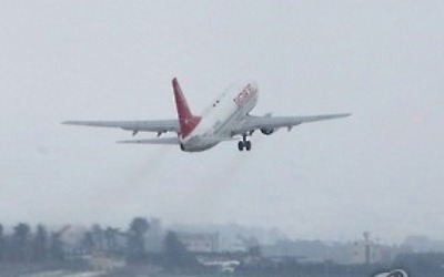 피서철 맞은 제주공항, 한때 활주로 활용 한계치 도달