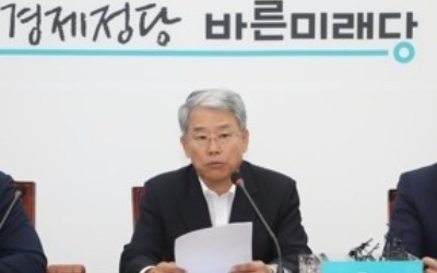 김동철 "최저임금 인상으로 고용 충격… 문대통령 결단해야"