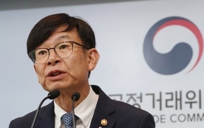 김상조 "재벌개혁 기조 변화 없어… 소득주도·혁신 함께 간다"